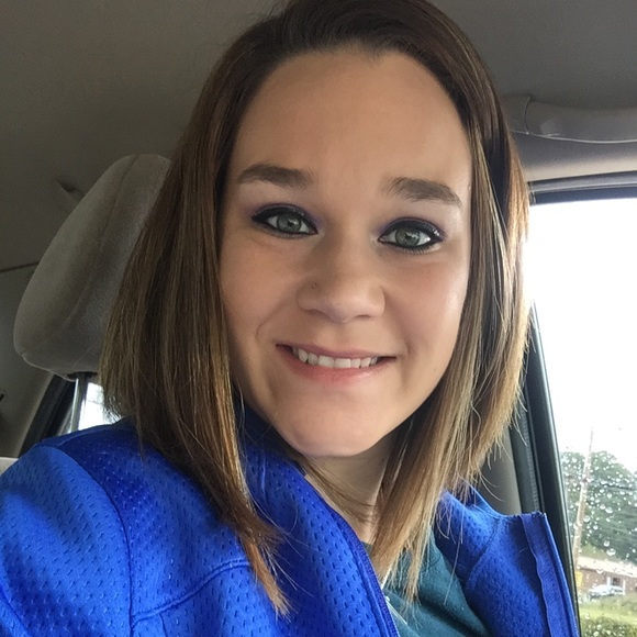 Meet your Posher, Danielle - Picture 1 of 1